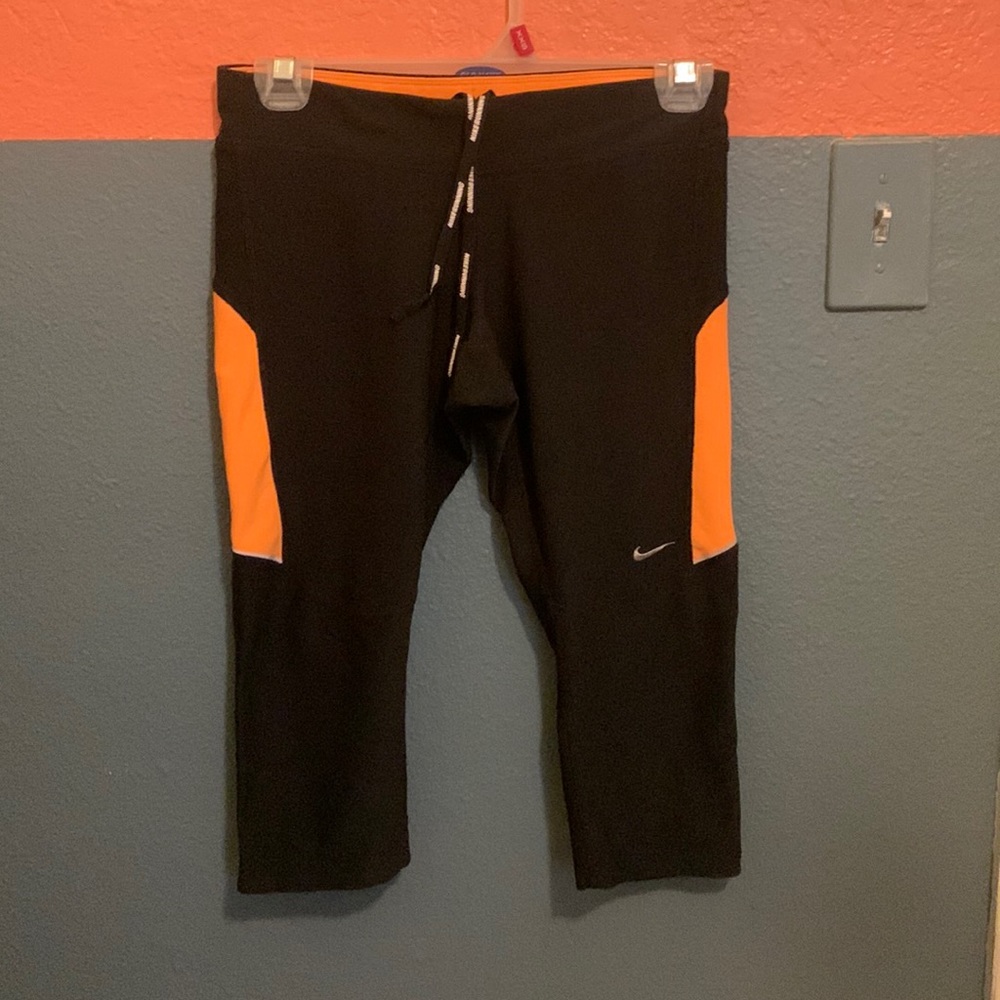 Nike Pro Dri Fit, small black and orange capris